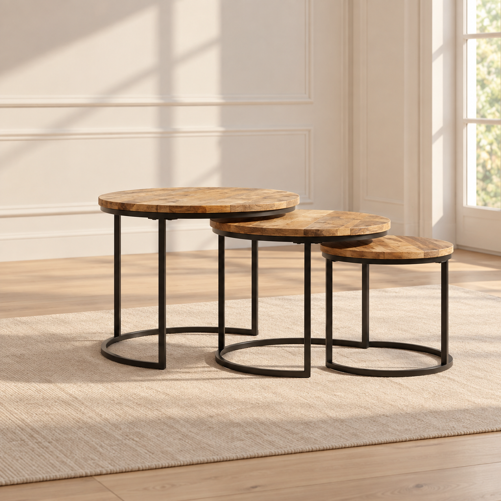 Tables d’appoint gigognes en manguier massif — lot de 3 — produit seul dans un intérieur de maison