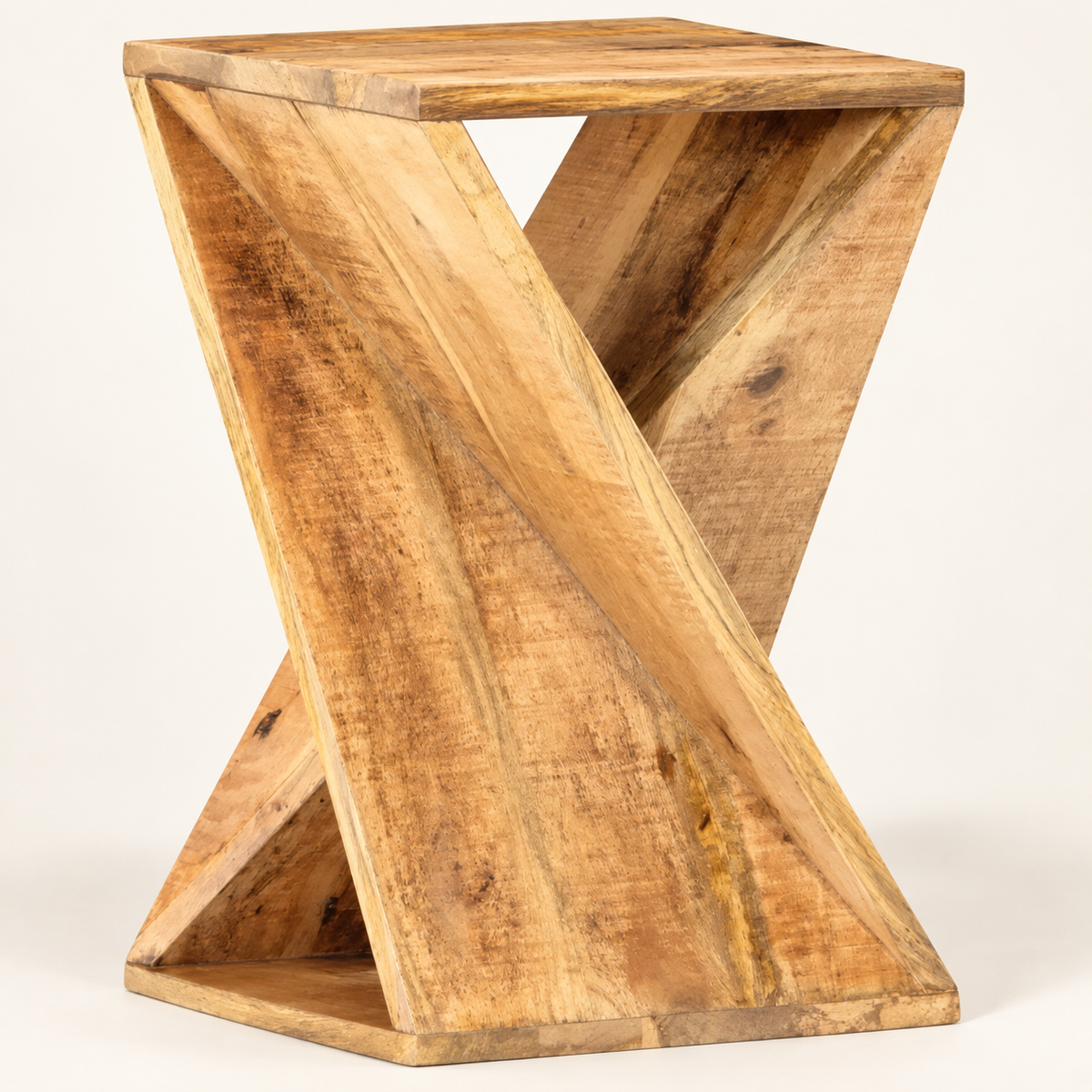 Table d’appoint Mangaro 35 cm en manguier massif vue trois-quarts