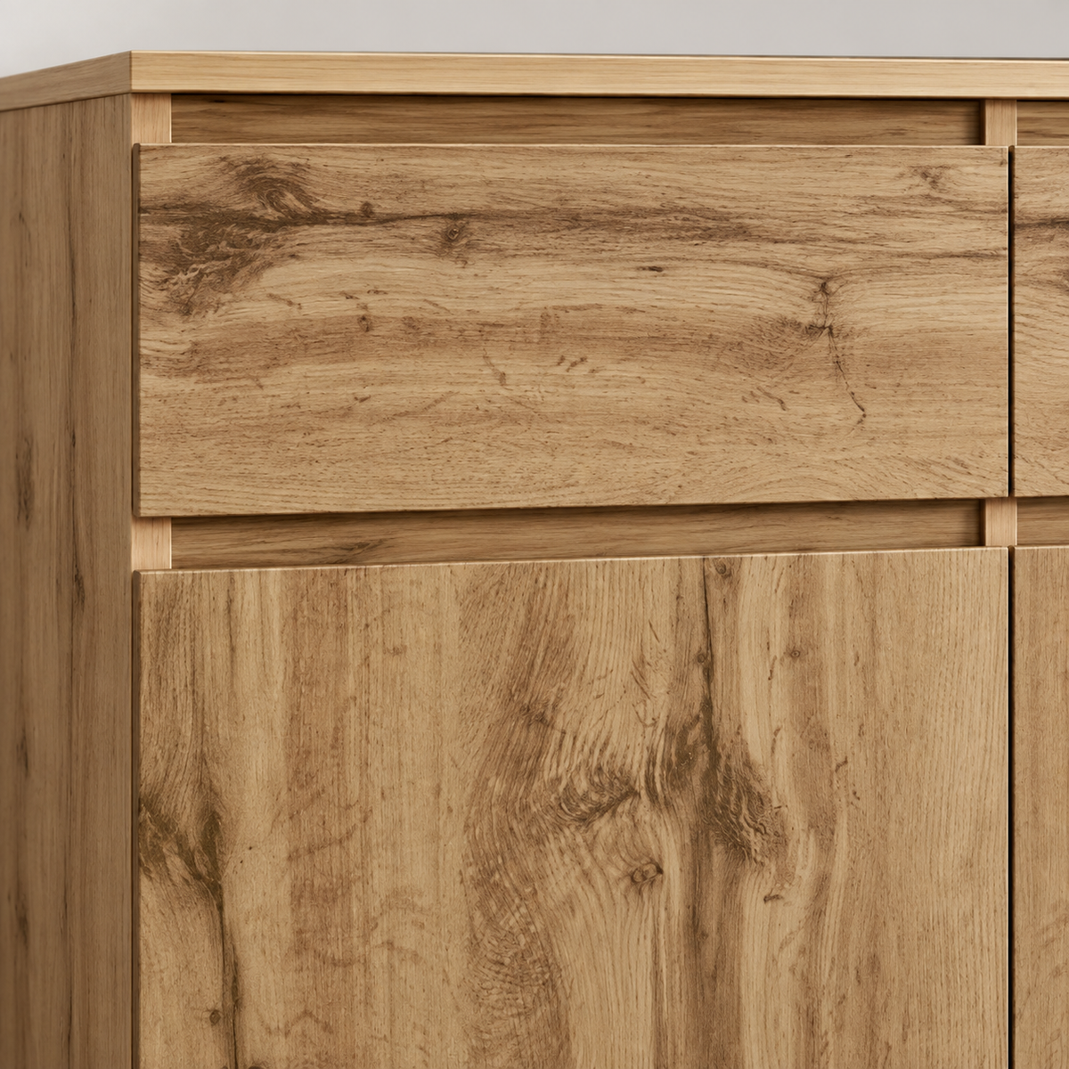 Détail du veinage et des façades du buffet bois naturel 135 cm