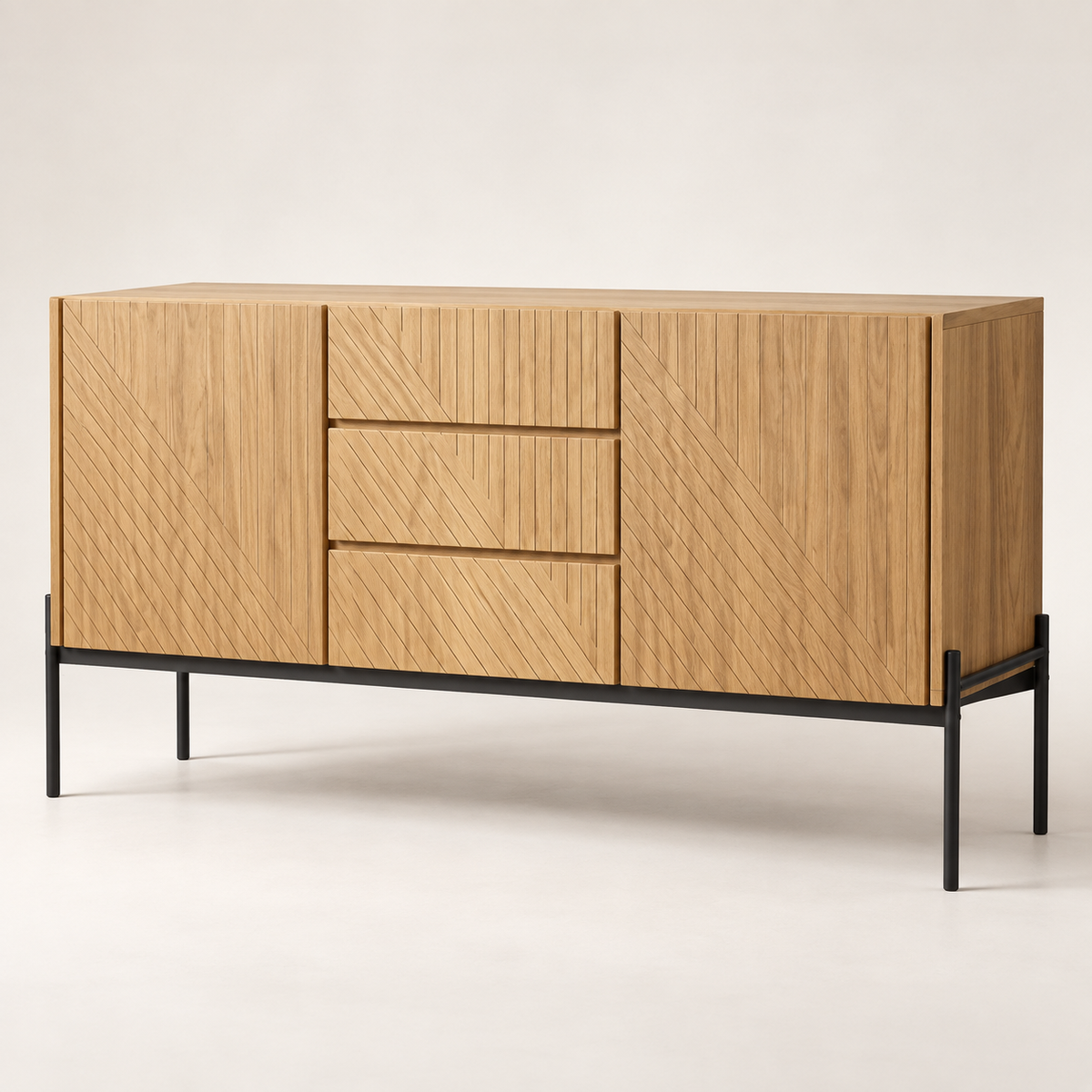 Buffet bois naturel 140 cm deux portes et trois tiroirs vue trois-quarts