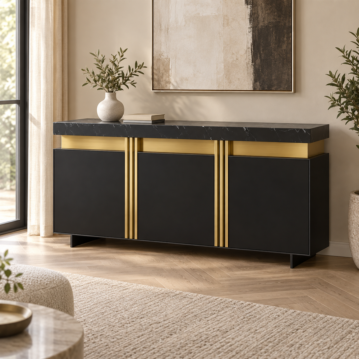 Buffet noir et doré 140 cm dans un salon contemporain