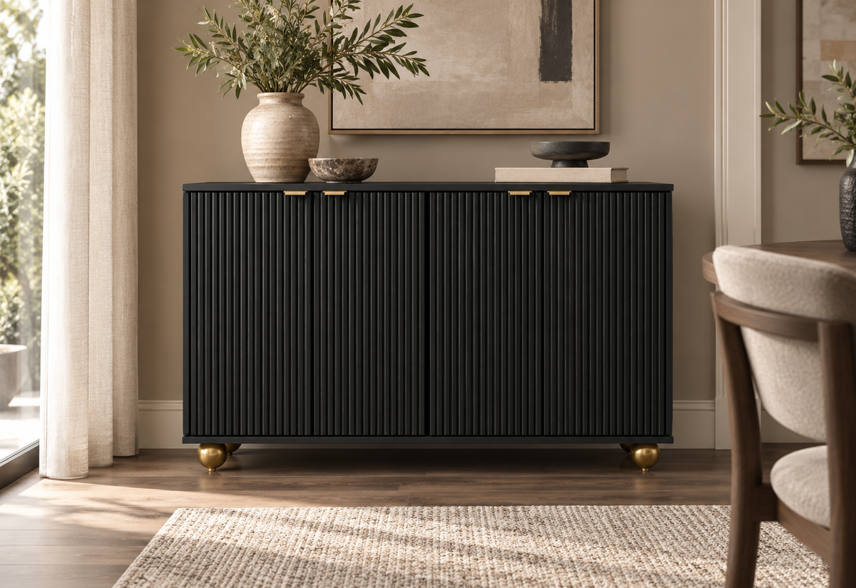 Buffet noir sculpté 120 cm dans une salle à manger contemporaine