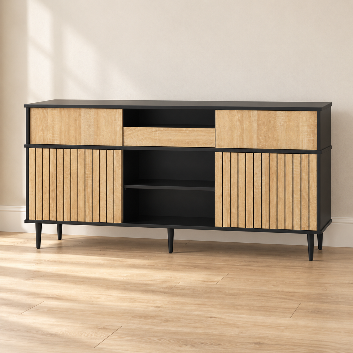 Buffet chêne et noir 160 cm – 4 portes coulissantes, 1 tiroir – vue principale dans un intérieur sobre