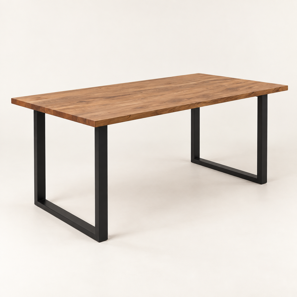 Table à manger en acacia massif 140 cm vue trois-quarts