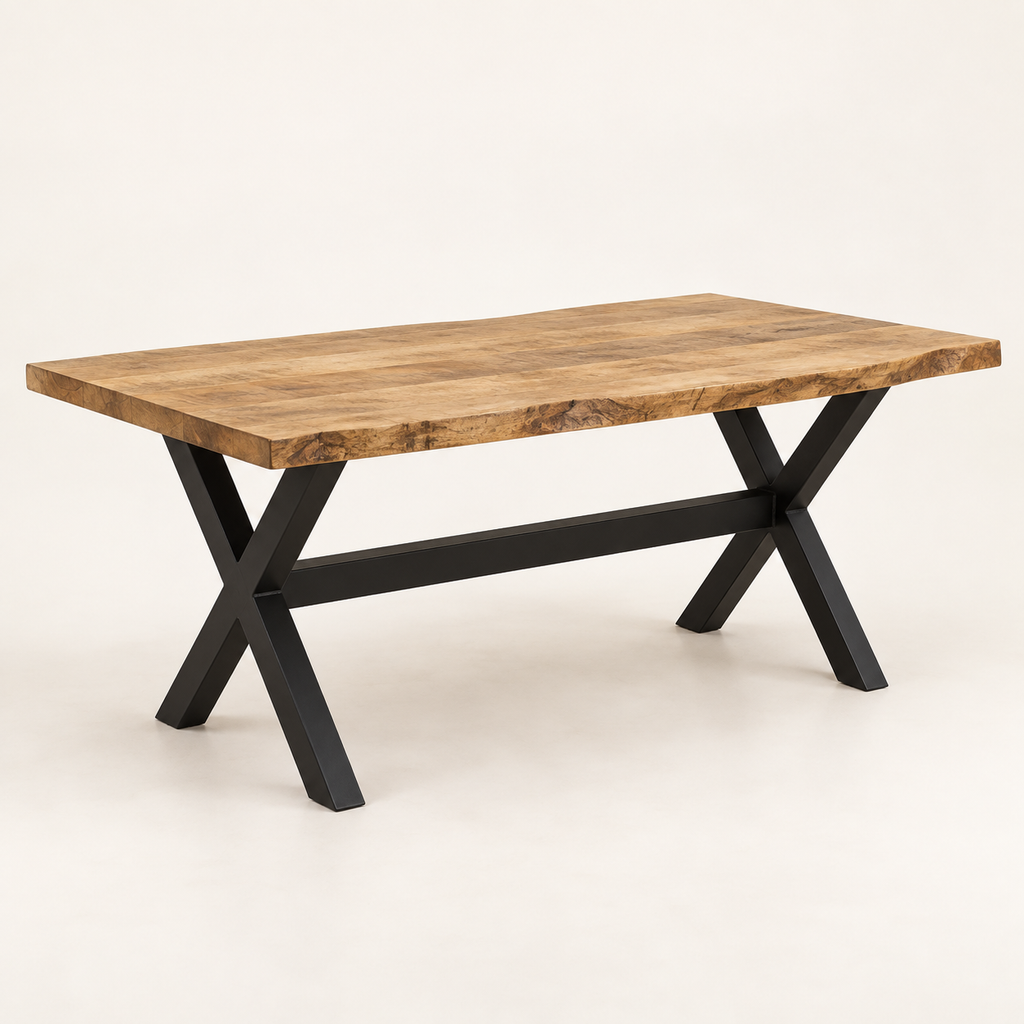 Table à manger en manguier massif 140 cm à pieds acier en X vue trois-quarts