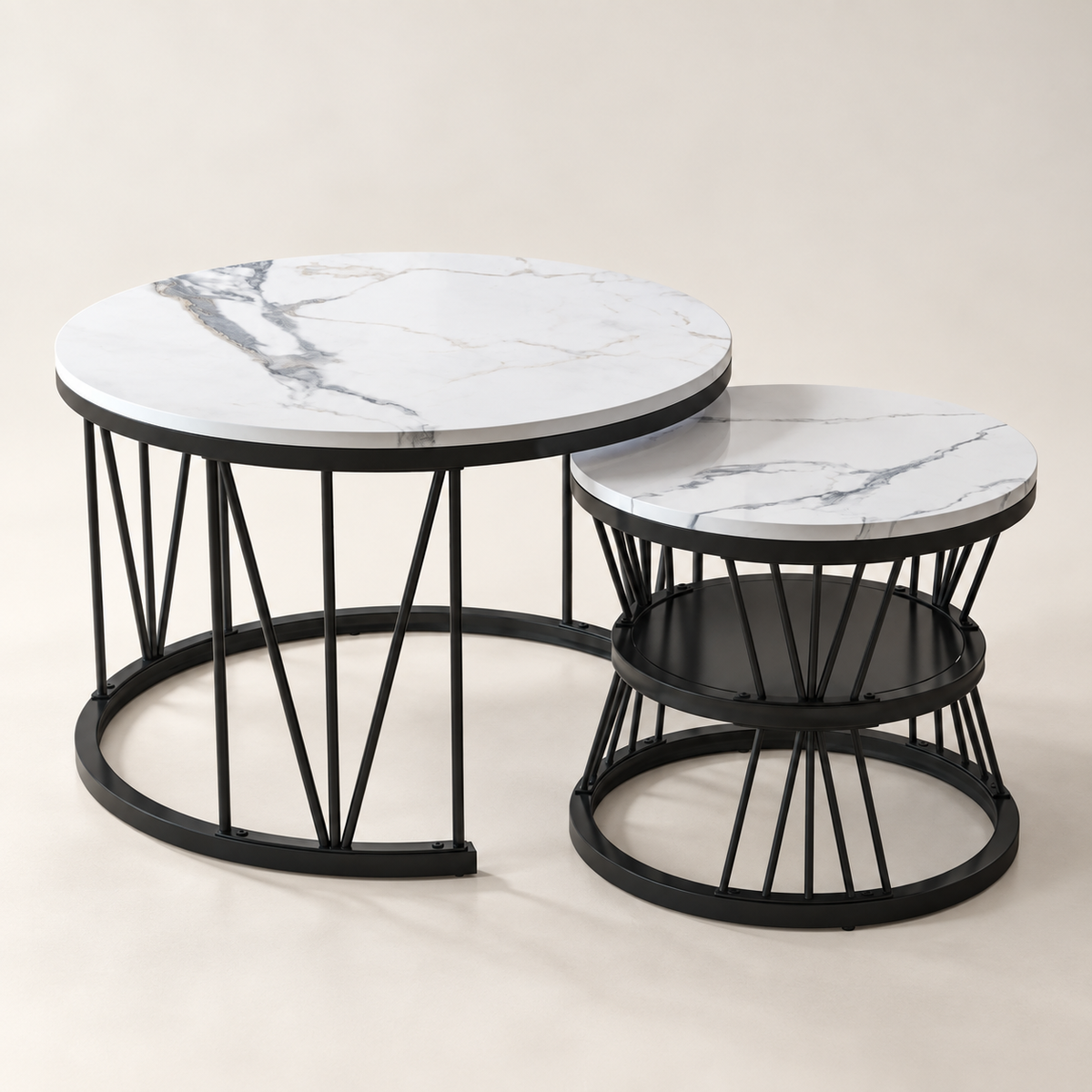 Tables basses rondes effet marbre et structure noire vue trois-quarts